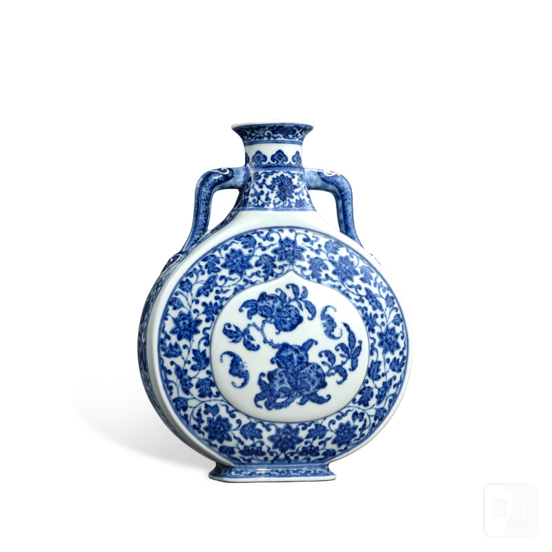 A blue and white 'peach' moon flask, Seal mark and period of Daoguang | 清道光 青花桃紋抱月瓶 《大清道光年製》款 - 图1